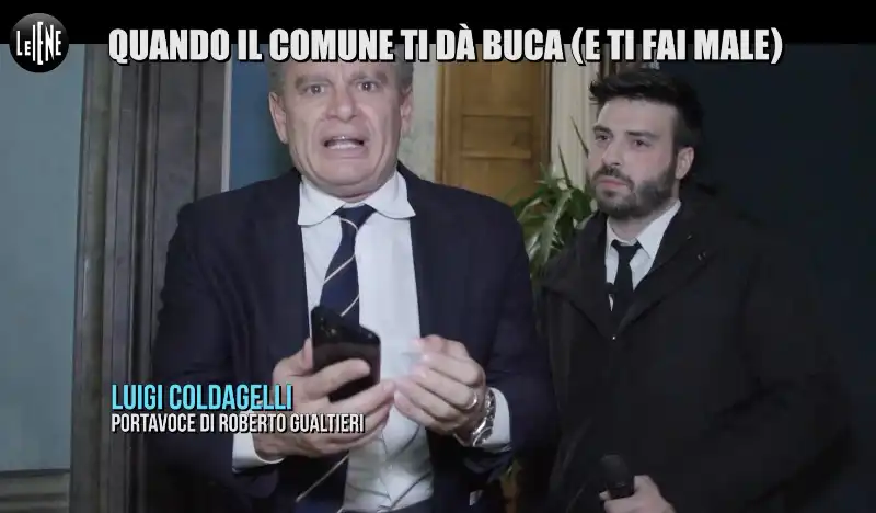 luigi coldagelli   servizio delle iene sulla donna caduta in una buca