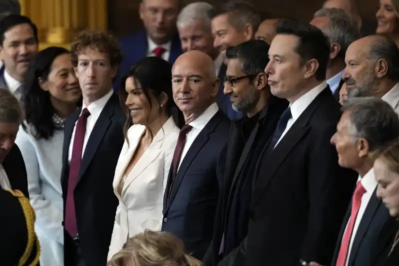 mark zuckerberg   lauren sanchez   jeff bezos   sundar pichai   elon musk   foto lapresse   