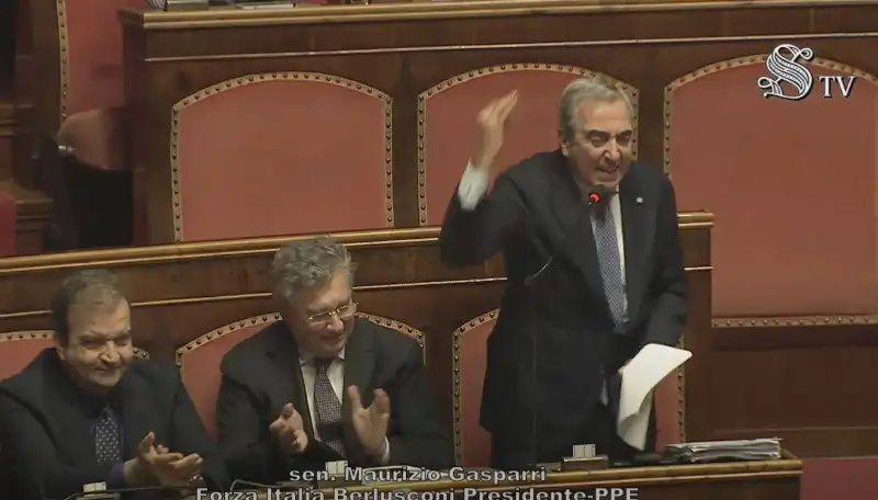 maurizio gasparri in senato   10