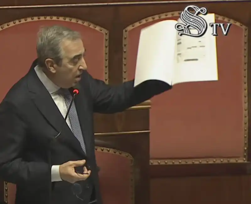 maurizio gasparri in senato   11