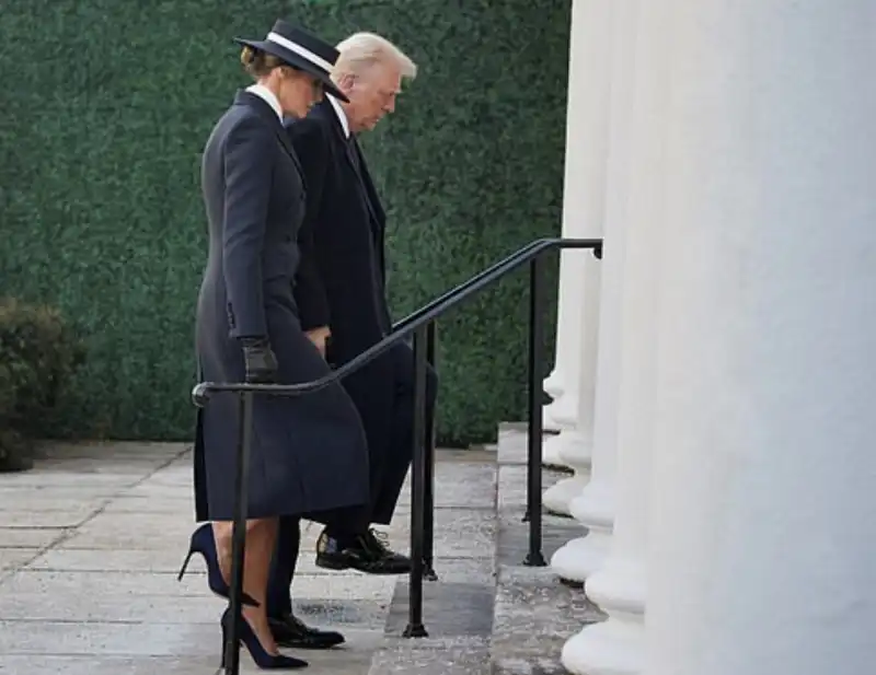 MELANIA E DONALD TRUMP A ST JOHN PRIMA DELL INAUGURAZIONE