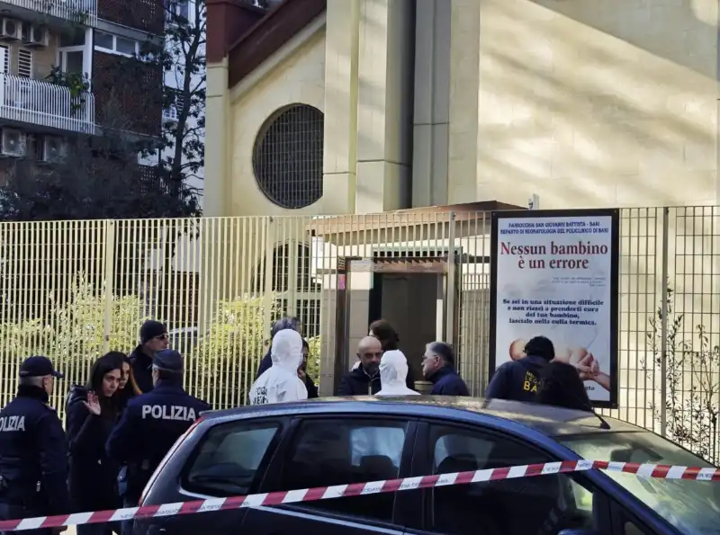 neonato morto - culla termica nella chiesa San Giovanni Battista a Bari