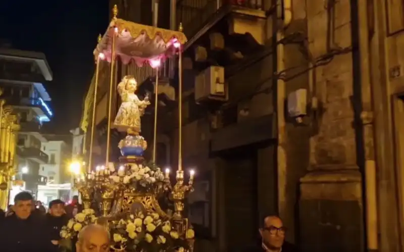 processione di gesu bambino a  paterno 4