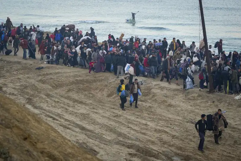 striscia di gaza   il controesodo dal sud al nord della striscia   foto lapresse   10