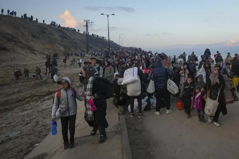 striscia di gaza   il controesodo dal sud al nord della striscia   foto lapresse   11