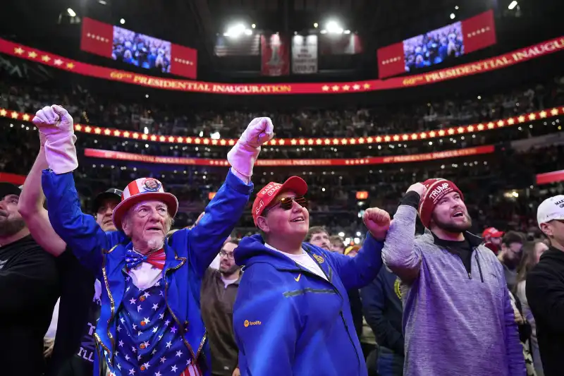 supporter di trump alla capitol one arena di washington   foto lapresse   