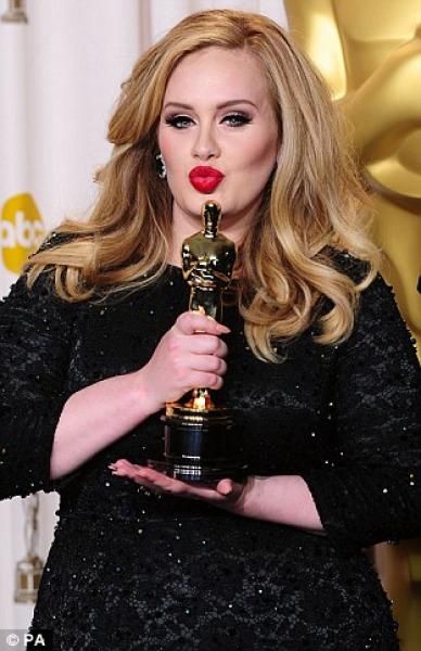 ADELE OSCAR PER SKYFALL