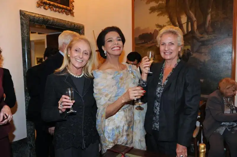 Anna Maria di Libia con Marisela e Marilu Gaetani 