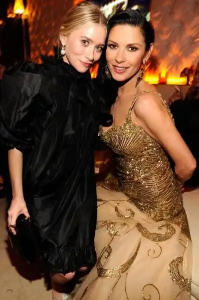 ASHLEY OLSEN AND CATHERINE ZETA JONES 