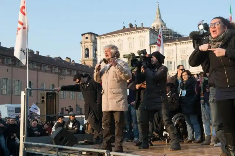 BEPPE GRILLO IN PIAZZA CASTELLO A TORINO