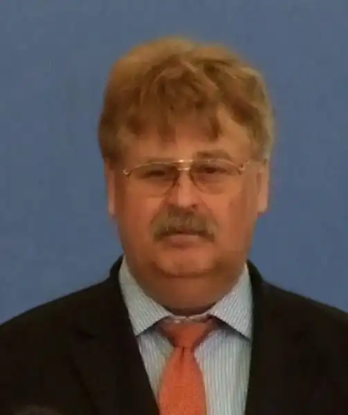 ELMAR BROK