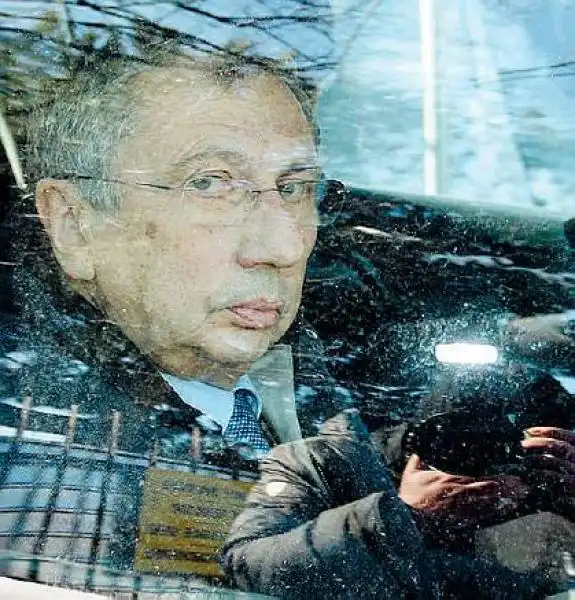 GIUSEPPE ORSI IN AUTO VERSO IL CARCERE jpeg