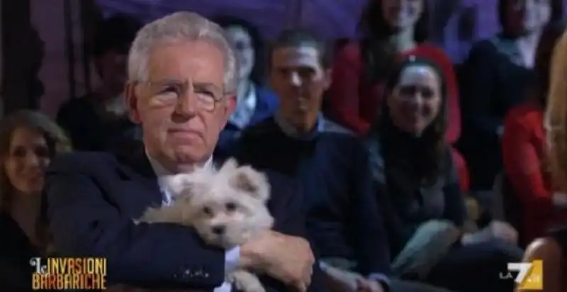 MONTI CON IL CANE IN BRACCIO ALLE INVASIONI BARBARICHE jpeg