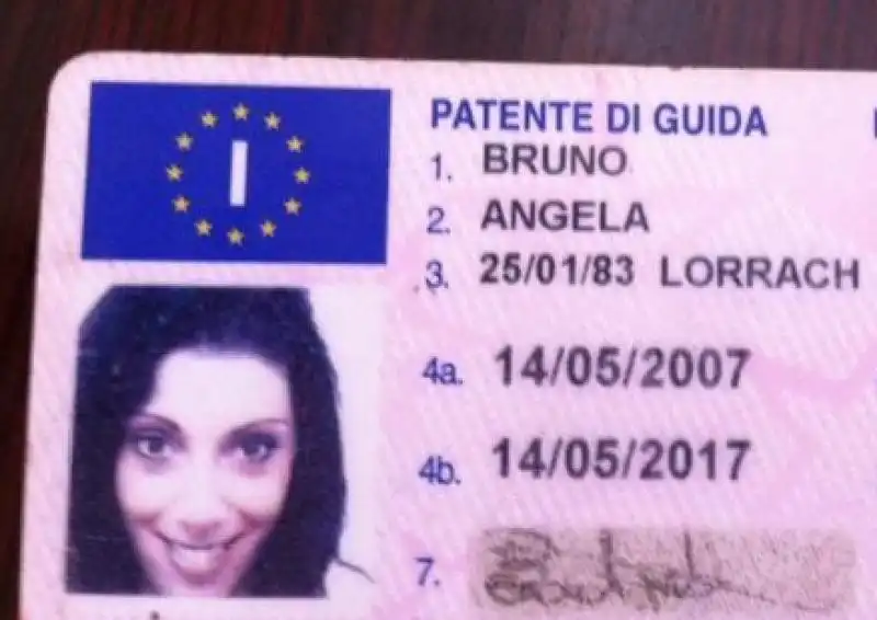 LA PATENTE DI ANGELA BRUNO A CONFERMA DELLA DICHIARAZIONE