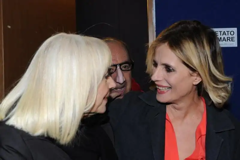 Raffaella Carra Gianni Boncompagni e Isabella Ferrari 