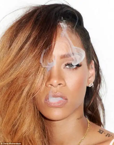 RIHANNA SUL ROLLING STONE 