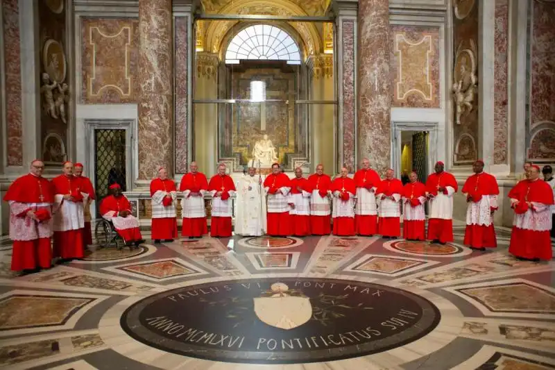 BERGOGLIO E RATZINGER A SAN PIETRO PER IL CONCISTORO 