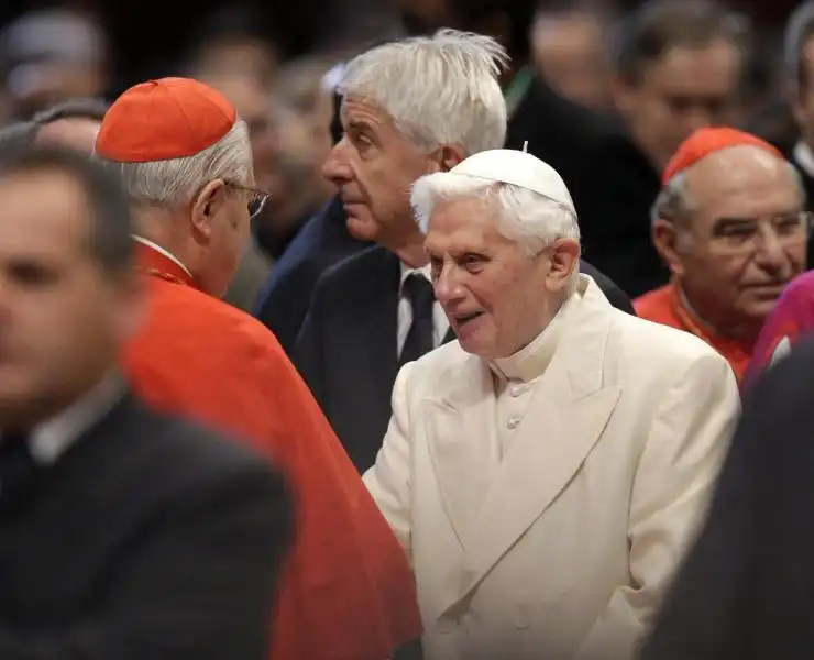 BERGOGLIO E RATZINGER A SAN PIETRO PER IL CONCISTORO 