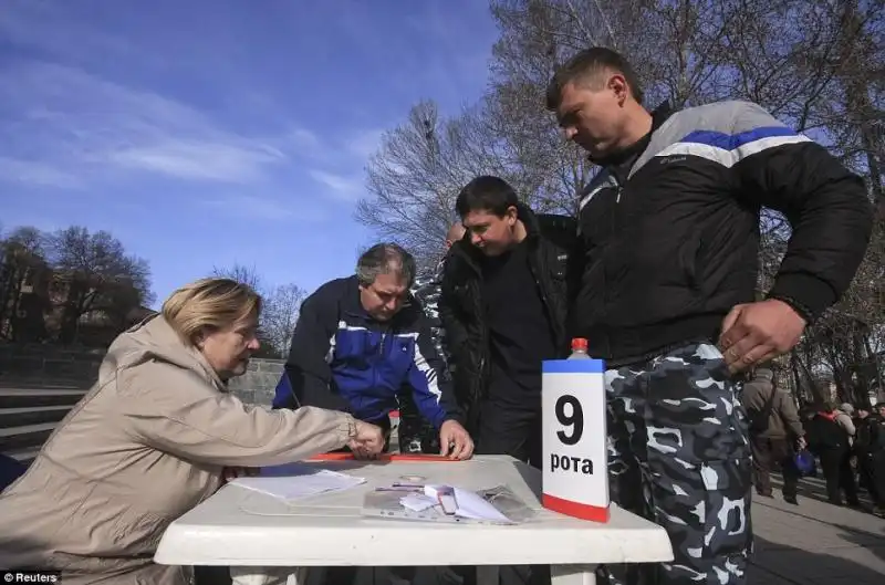 Attivisti pro Russia in Crimea 