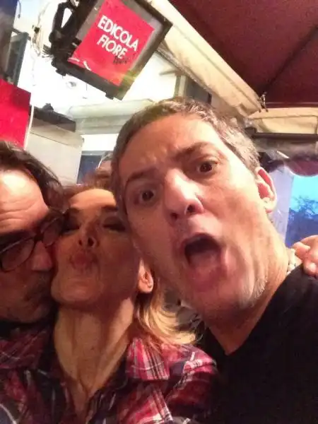 BARBARA D URSO CON FIORELLO E BALDINI 