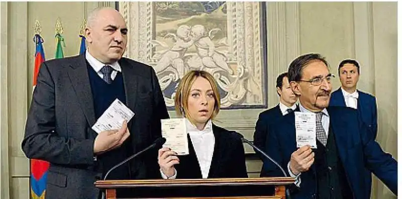 CROSETTO GIORGIA MELONI E IGNAZIO LA RUSSA CON LA TESSERA ELETTORALE AL QUIRINALE