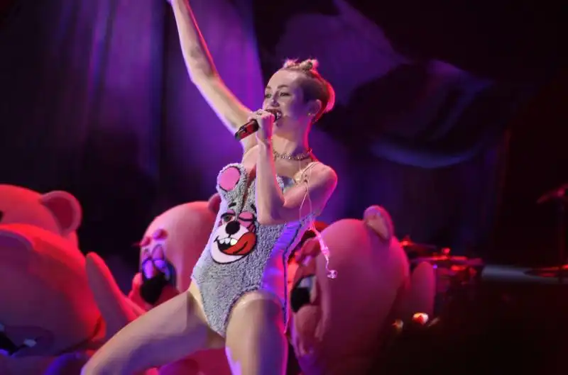 La Cyrus contro zio Walt 