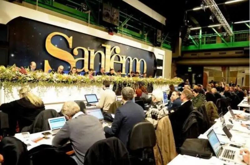 Festival-di-Sanremo-2011-Sala-Stampa-Ariston-Roof-.jpg