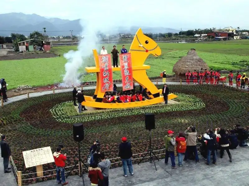 Il piu grande cavallo a dondolo sta a Taiwan 