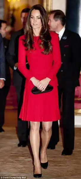 Kate indossa un vestito di Alexander McQueen 