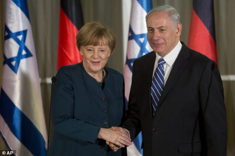 La Merkel con Netanyahu