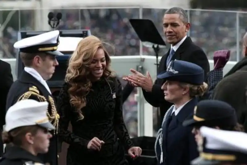 OBAMA BEYONCE SGUARDO SPERMATICO 