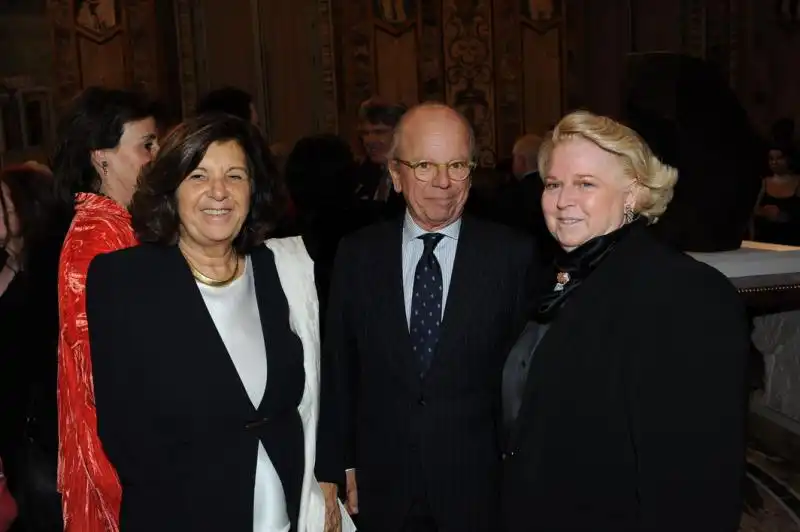 Paola Severino con il marito Paolo di Benedetto e Daniela Memmo 