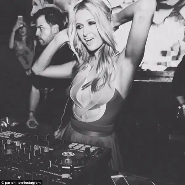 Paris Hilton in versione Dj 