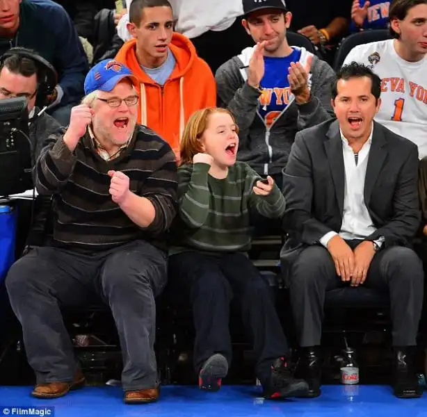 Philip Seymour Hoffman alla partita dei New York Knicks 