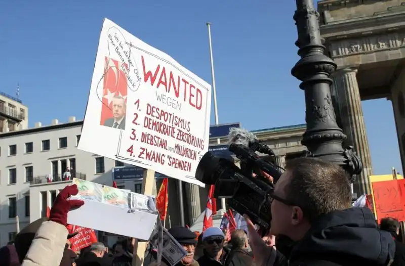 PROTESTE ANTI ERDOGAN A BERLINO 