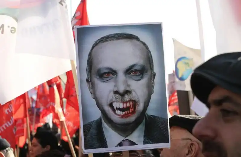 PROTESTE ANTI ERDOGAN A BERLINO 