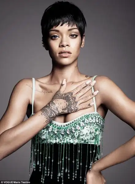 RIHANNA SU VOGUE 