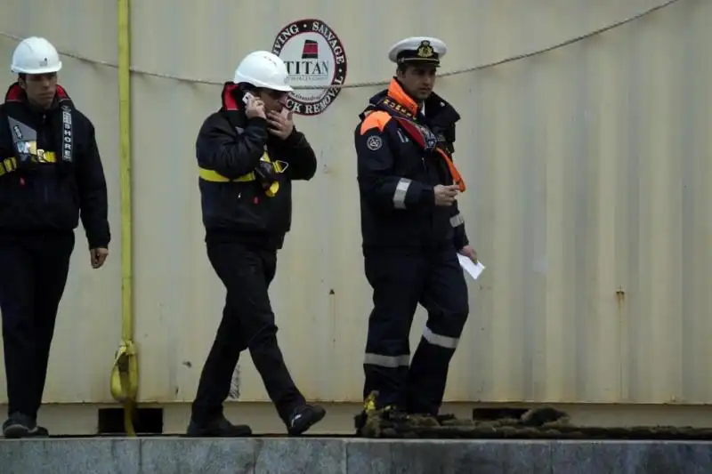 SCHETTINO TORNA SULLA COSTA CONCORDIA FOTO LAPRESSE 