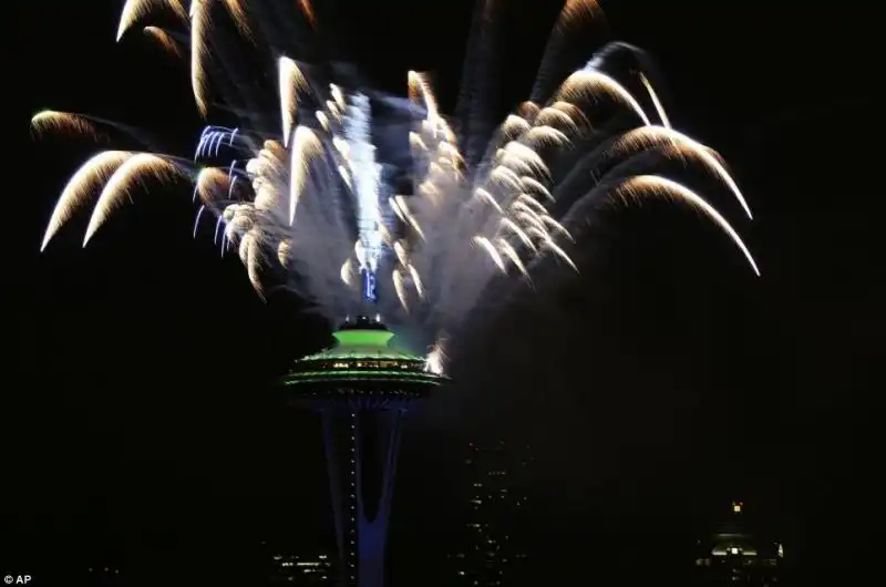 Lo Space Needle celebra la vittoria 