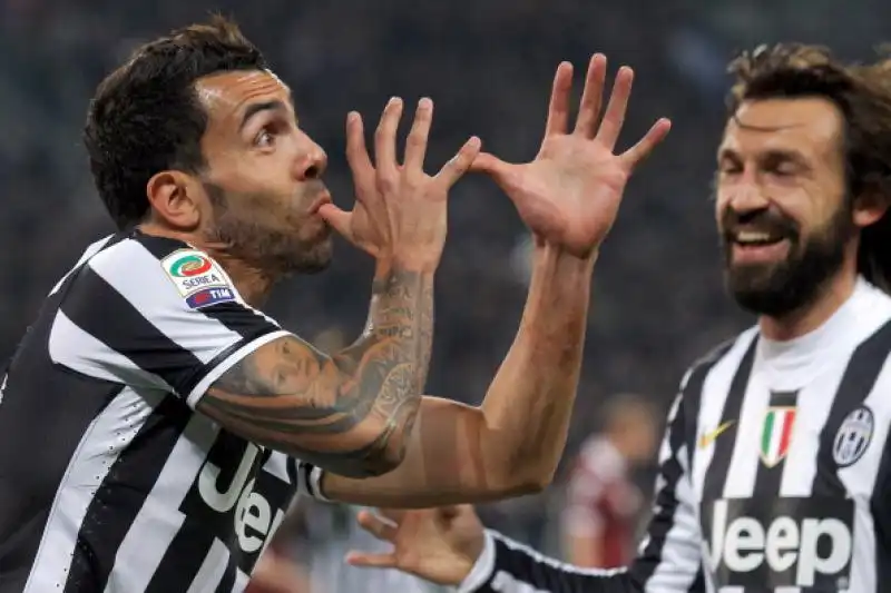 TEVEZ E PIRLO IN JUVENTUS TORINO 