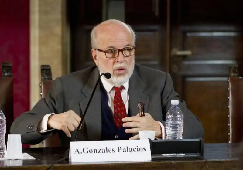 ALVAR GONZALEZ PALACIOS 