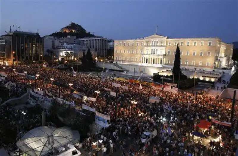 ateniesi pro governo contro austerita