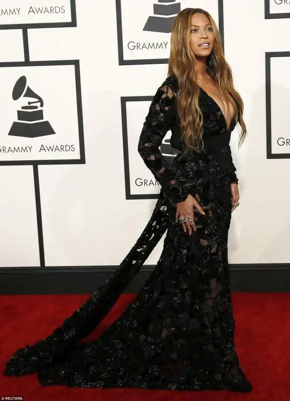 beyonce in merletto nero