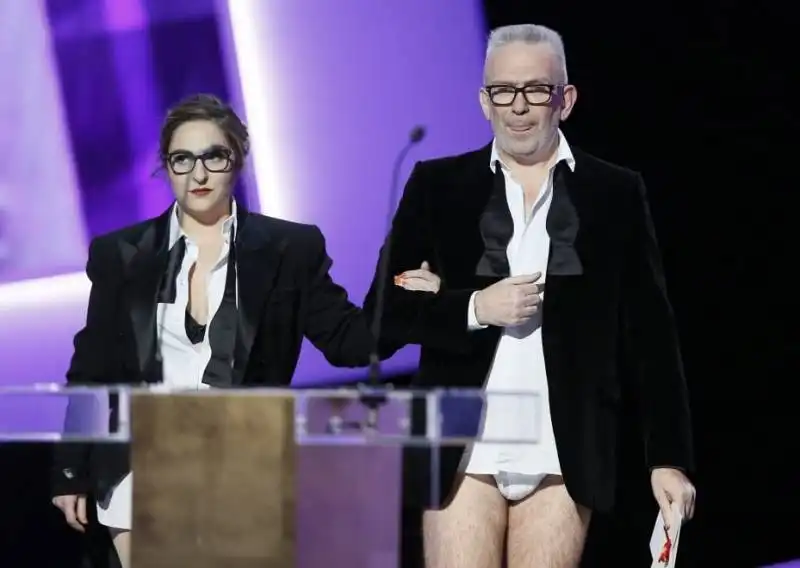 Jean Paul Gaultier si e? presentato sul palco dei Ce?sar, gli Oscar francesi, in mutande 