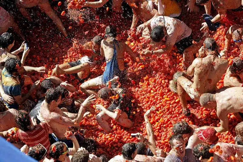 la tomatina festival (spain)