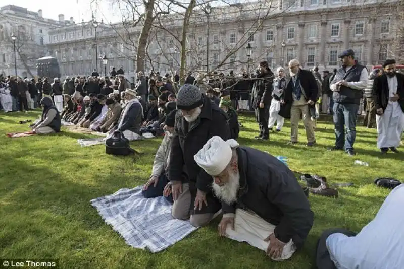 londra   manifestazione di musulmani contro la liberta' di espressione  5