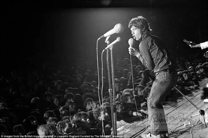 mick jagger durante un concerto