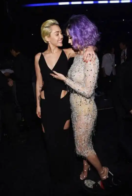 MILEY CYRUS E KATY PERRY 