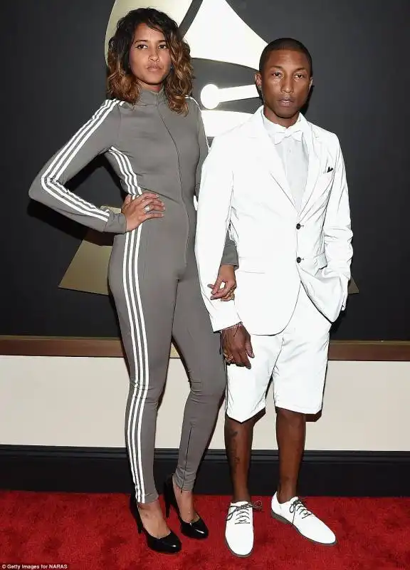 pharrell williams e moglie ai grammy