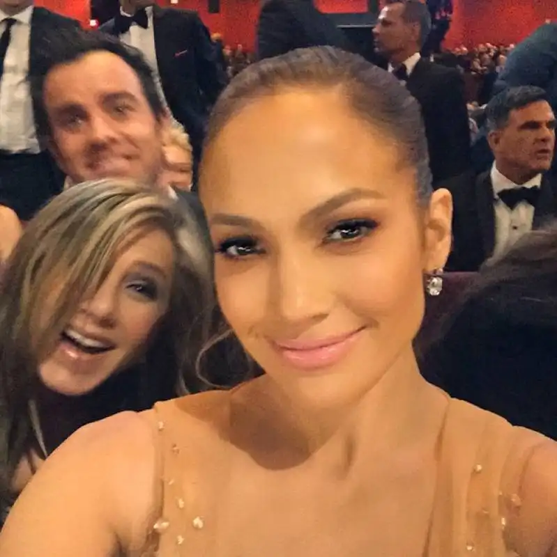 selfie jennifer lopez jennifer aniston justin theroux